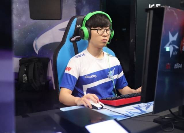 荷甲及国际 荷甲及国际