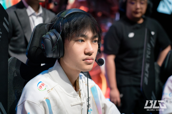 利兹主帅依 利兹主帅依