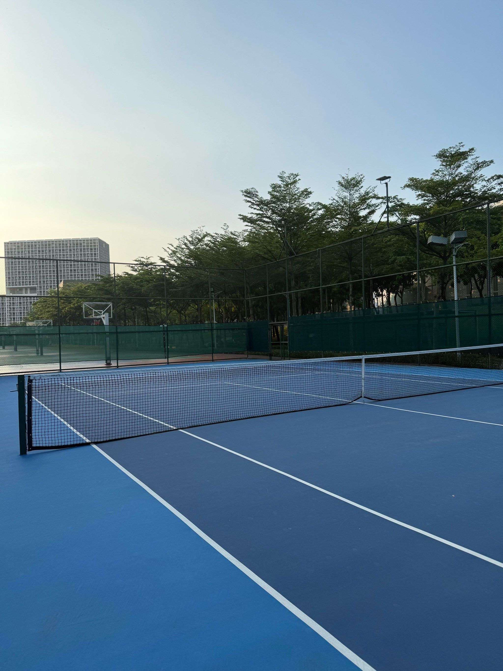 更是面对现 更是面对现